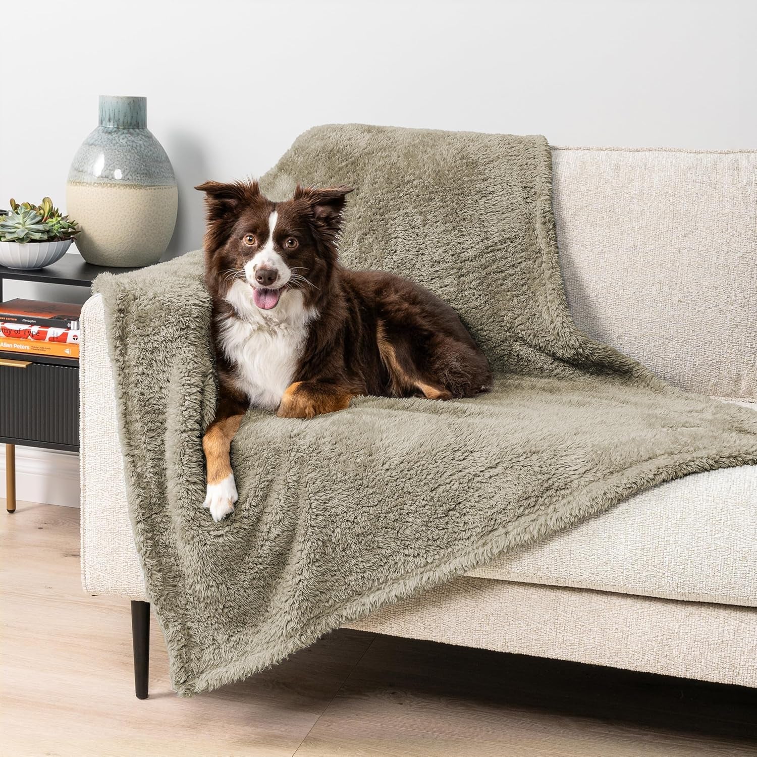 Premium Waterproof Dog Blanket for Small to Medium Breeds, Soft Sherpa Throw for Couch Protection, Reversible Plush Bed Blanket for Cats and Puppies, Washable Pet Pad (Taupe Camel, 24"x32")